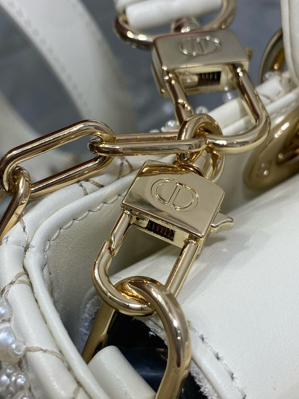 MEDIUM LADY D-JOY 26 BIANCO LATTE PELLE DI VITELLO PERLA