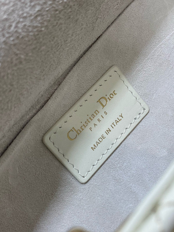 MEDIUM LADY D-JOY 26 BIANCO LATTE PELLE DI VITELLO PERLA