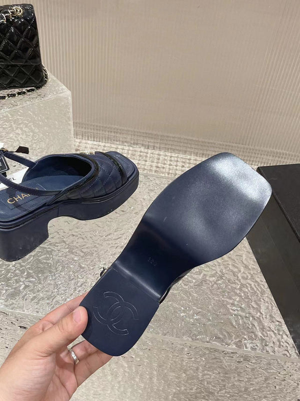 sandalo slingback con plateau cc in pelle di vitello blu scuro