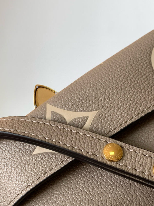 favorite 24 dove cream biocolor monogram empreinte leather