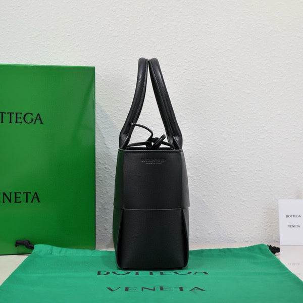 Borsa tote Arco usata BV in pelle di vacchetta nera