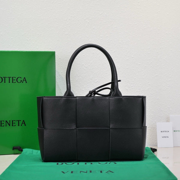 Borsa tote Arco usata BV in pelle di vacchetta nera