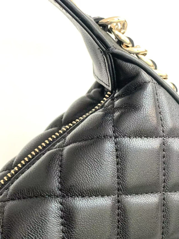 CC CHANEL Hula Hoop Clutch Black Calfskin