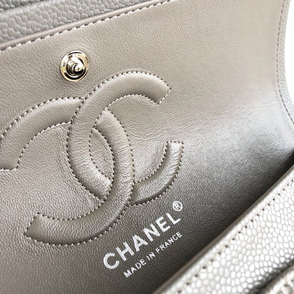 CC CLASSIC FLAP 25CM GRAY CAVIAR SILVER HARDWARE