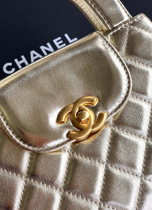 Borsa shopper Kelly CC 25A nano 19 cm in pelle di agnello color oro metallizzato, finiture dorate