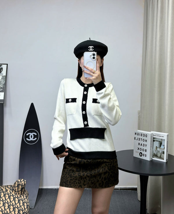 CC 25F Round-Neck Knitted Long-Sleeved Cardigan White Wool