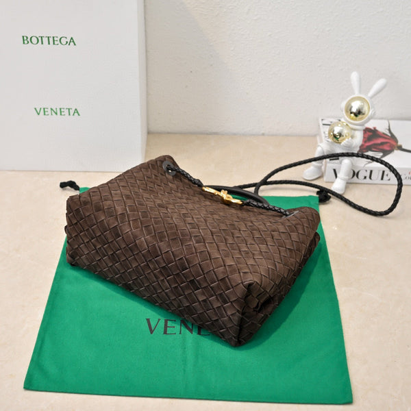 BV Tasche Andiamo 32cm Chocolate Lambskin Suede Ghw