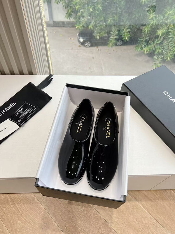 CC MOCCASINS BLACK PATENT CALFSKIN GHW