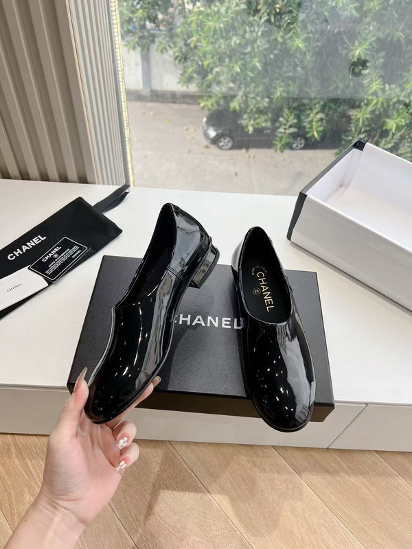 CC MOCCASINS BLACK PATENT CALFSKIN GHW