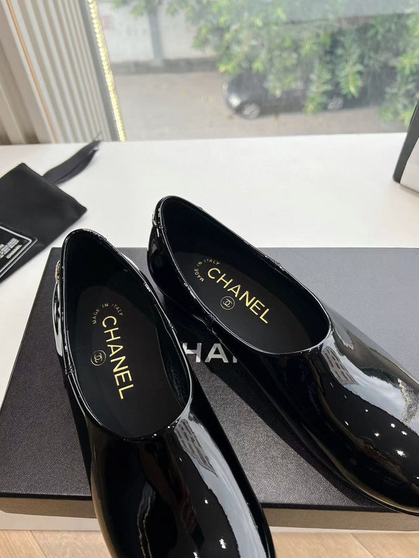 CC MOCCASINS BLACK PATENT CALFSKIN GHW