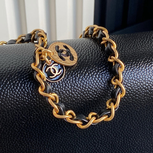 Medium Classic Flap Bag 23cm Black Caviar Calfskin Gold Hardware