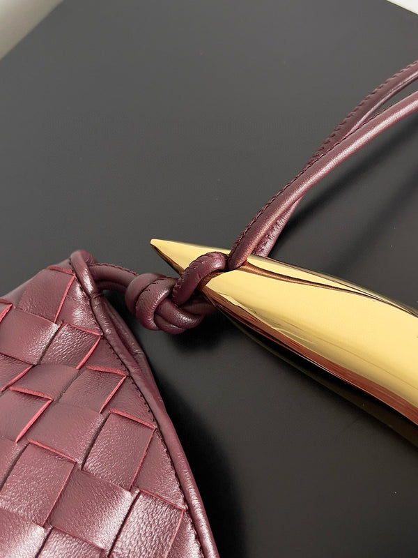 SARDINE 39 WITH CHAIN IN BAROLO LAMBSKIN