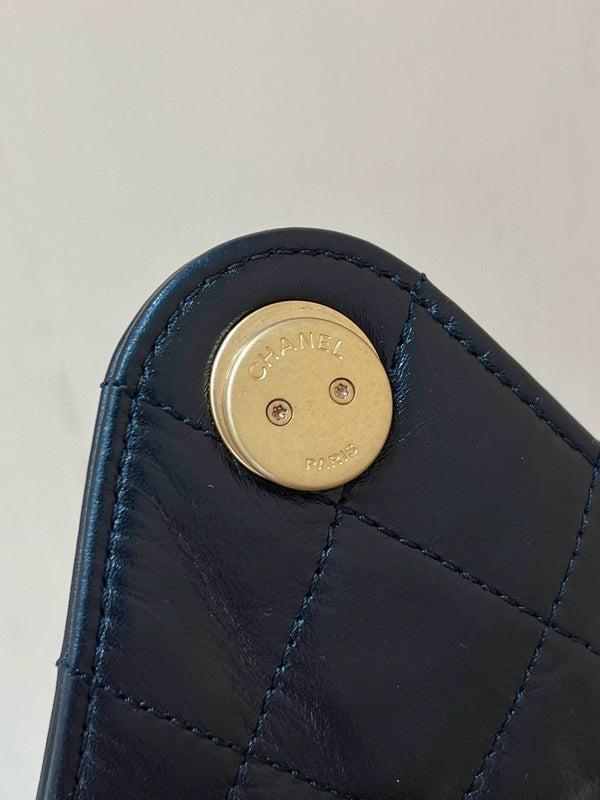 Borsa Hobo CC 25C grande 40 cm in pelle di vitello lucida nera con finiture dorate