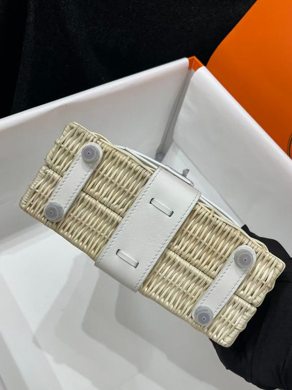 HM KELLY PICNIC WHITE BAMBOO AND RATTAN