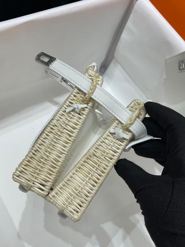 HM KELLY PICNIC WHITE BAMBOO AND RATTAN