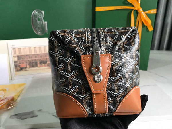 BOEING TOILERY 25CM BLACK AND BROWN GOYARDINE CANVAS AND CALFSKIN TRIM