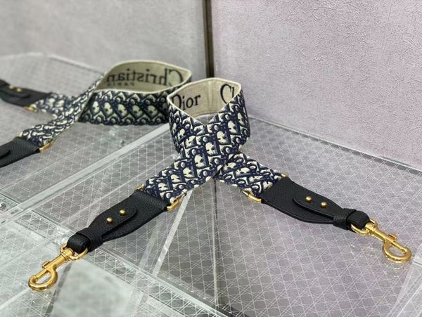 CD Bobby Bag Black Pebbled Leather Gold Hardware