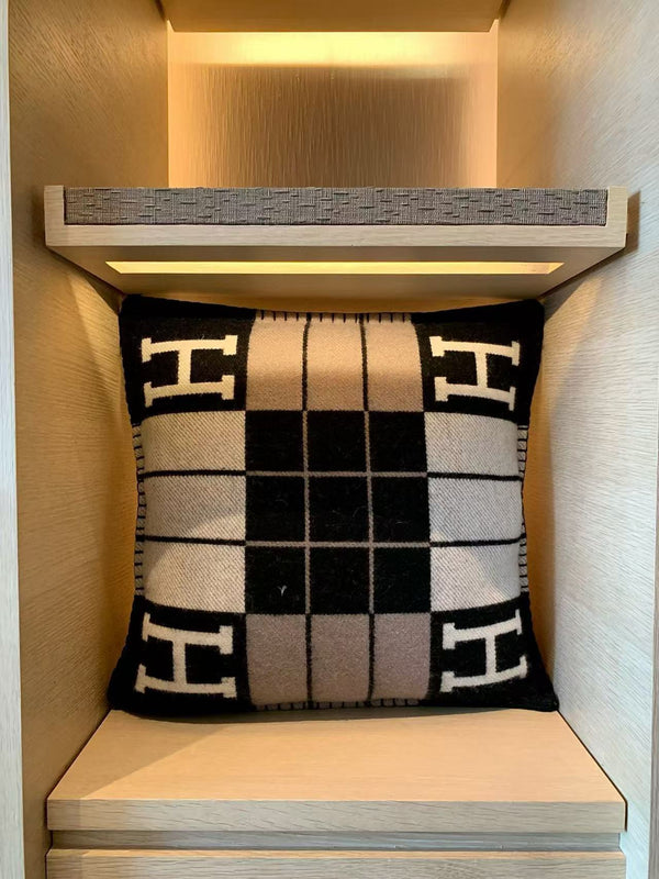 HM Throw pillow 50 x 50 Cashmere