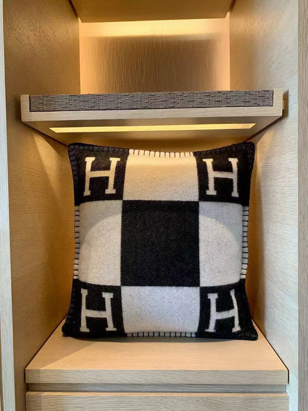 HM Throw pillow 50 x 50 Cashmere