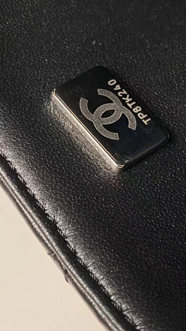 Borsa a tracolla 25C Mini con manico superiore 20 cm in pelle di agnello nera, hardware nero, versione premium