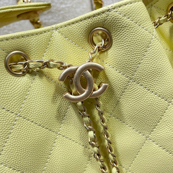 CC 25C Hobo Bags 26cm Light Lemon Yellow Calfskin