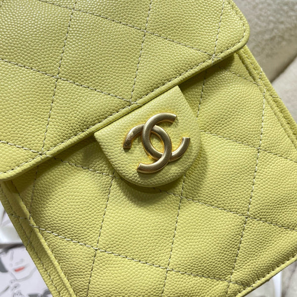 CC 25C Hobo Bags 26cm Light Lemon Yellow Calfskin