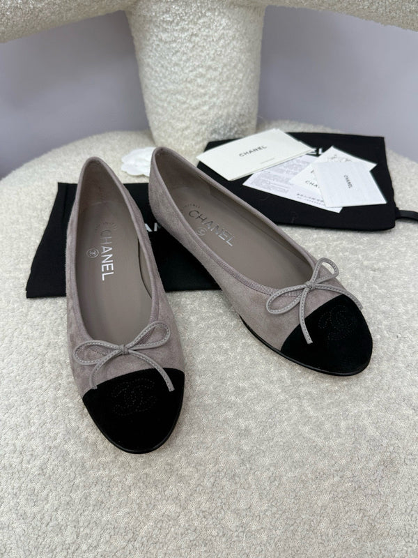 CC 25A Ballerina in pelle scamosciata nera grigio scuro