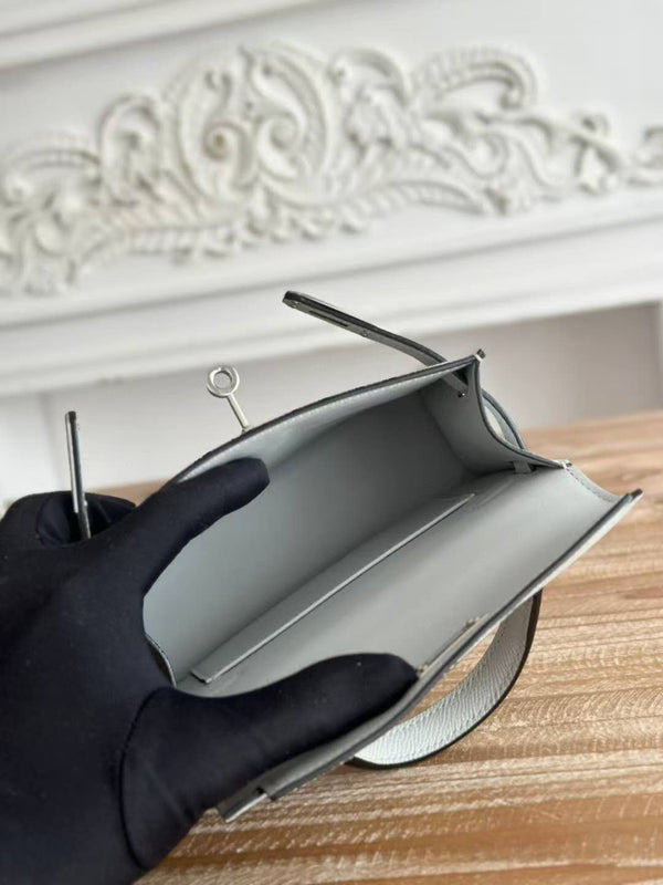 HM KELLY 19CM PALE BLUE EPSOM LEATHER