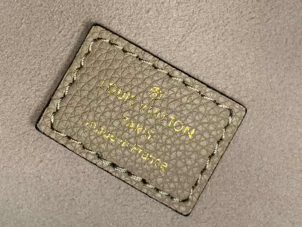 LV NéoNoé Bucket Bag 26cm Beige White Embossed Grained Cowhide