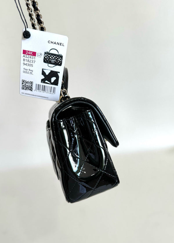 MINI FLAP BAG 20 IN BLACK CALFSKIN GOLD HARDWARE