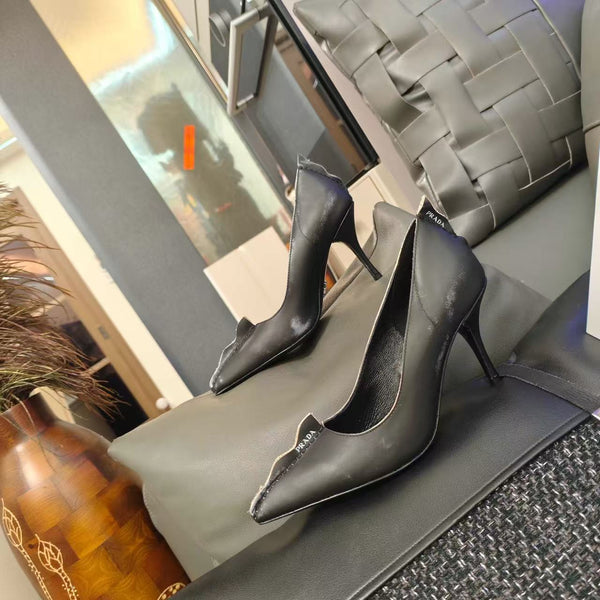 Prada Antiqued Pumps 85mm Black Tan calfskin