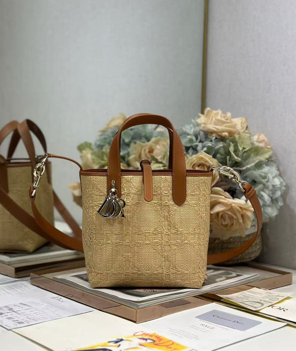 CD Toujours Vertical Tote Bag Brown Coconut Fiber Weaving Paired with Cowhide