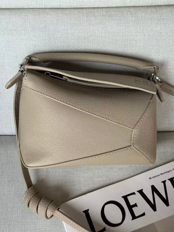BORSA LOE MINI 18 PUZZLE IN PELLE DI VITELLO RASO CREMI