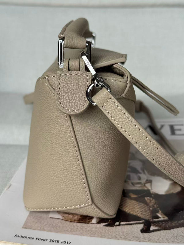 BORSA LOE MINI 18 PUZZLE IN PELLE DI VITELLO RASO CREMI
