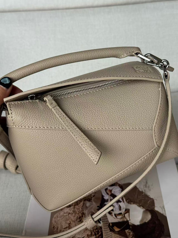 BORSA LOE MINI 18 PUZZLE IN PELLE DI VITELLO RASO CREMI