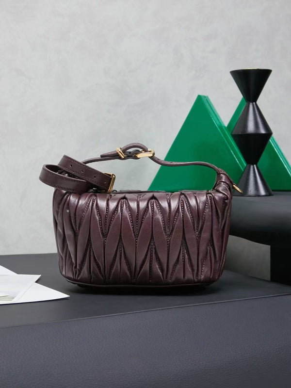 Miu Matelassé Pouch Bag 23cm Chocolate Leather