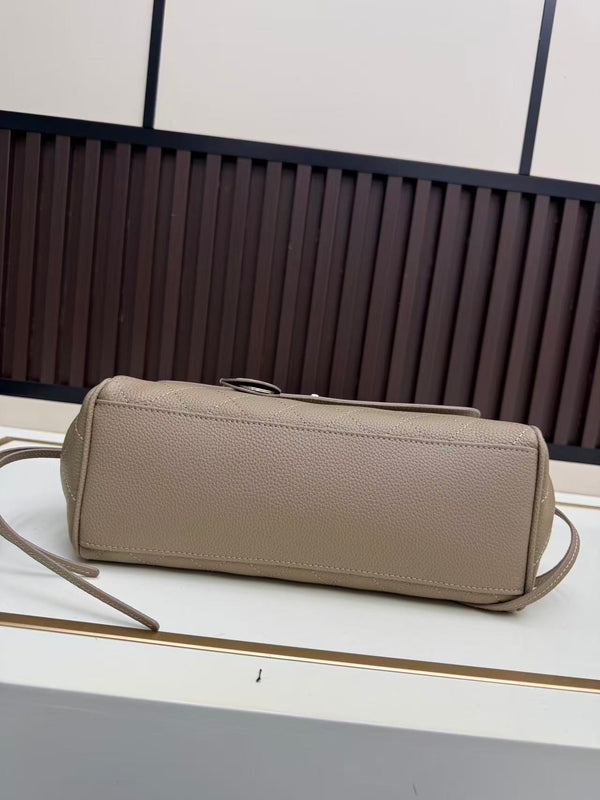 CC SMALL TOTE BAG 30CM TOGO LEATHER