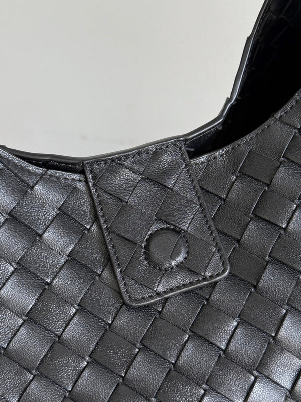 BV 2026 Campana Shoulder Bag 39cm Black Leather