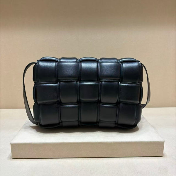 BV CROSSBODY BAG IN BLACK LAMBSKIN