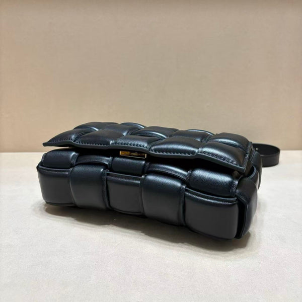 BV CROSSBODY BAG IN BLACK LAMBSKIN