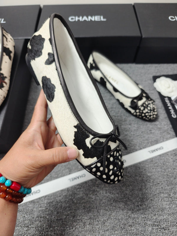 CC 26s Ballet Flat Black White Horse Hair
