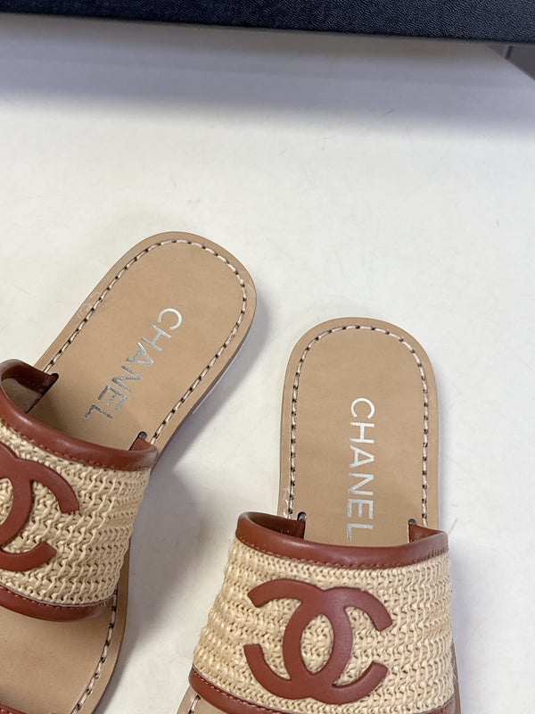CC 2026 Chaussures ouvertes à l'avant-pied Beiges Marron Peau de mouton Raphia