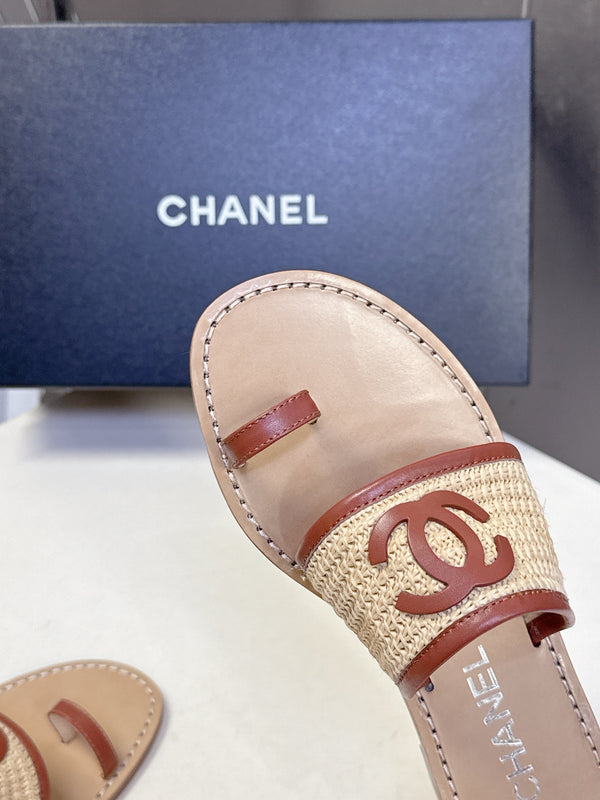 CC 2026 Chaussures ouvertes à l'avant-pied Beiges Marron Peau de mouton Raphia