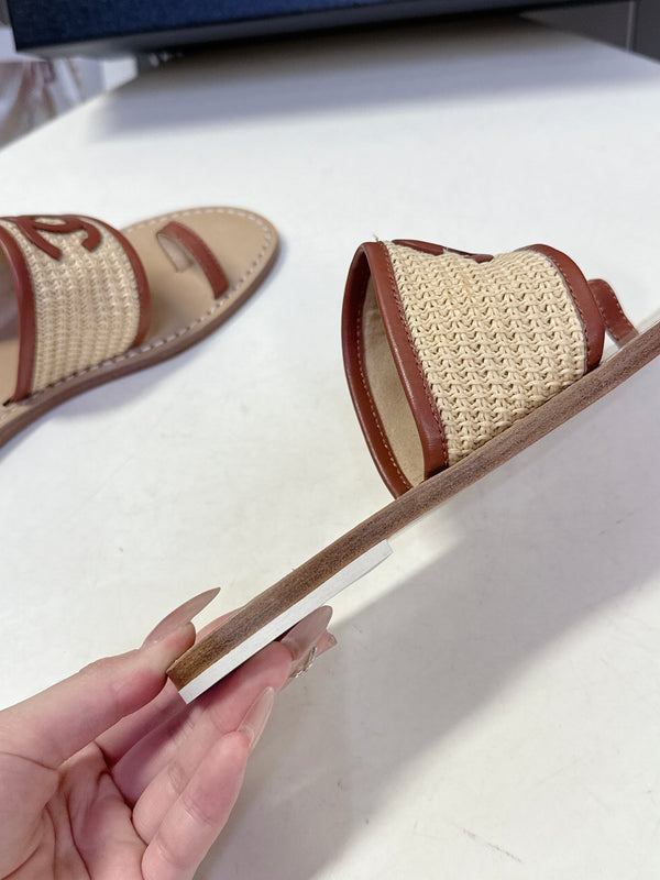 CC 2026 Chaussures ouvertes à l'avant-pied Beiges Marron Peau de mouton Raphia