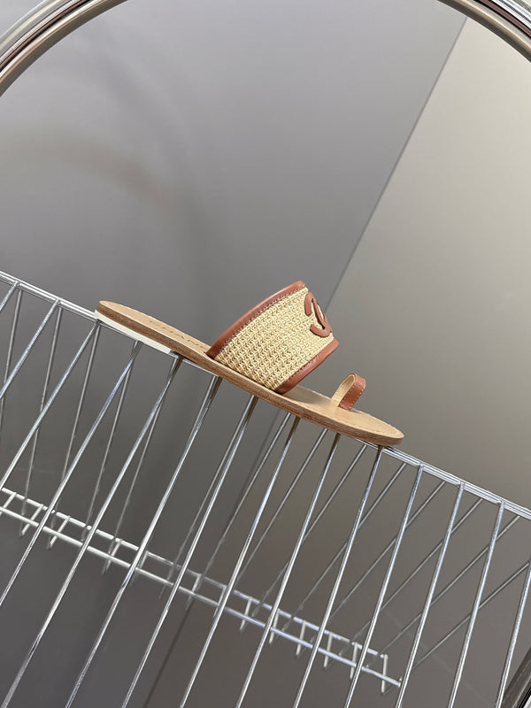 CC 2026 Chaussures ouvertes à l'avant-pied Beiges Marron Peau de mouton Raphia