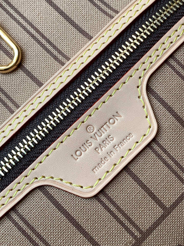 Louis Vuitton Neverfull MM Tote Bag Brown Monogram Canvas with Cowhide