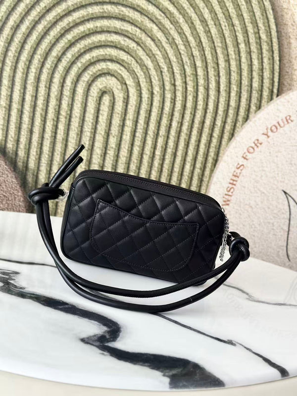 CC Cambon Ligne Pochette en cuir de veau matelassé noir