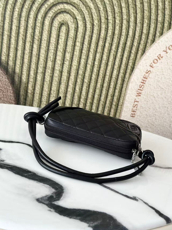 CC Cambon Ligne Pochette en cuir de veau matelassé noir