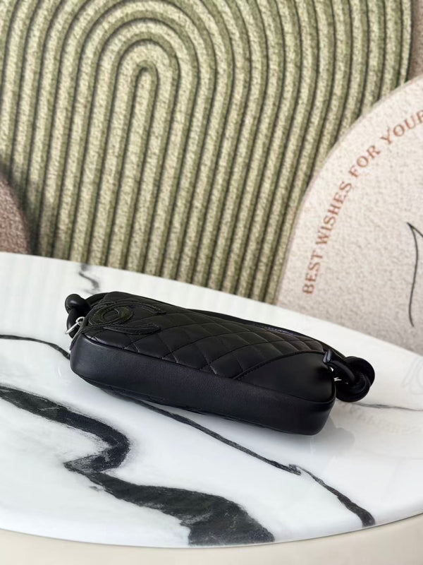 CC Cambon Ligne Pochette en cuir de veau matelassé noir