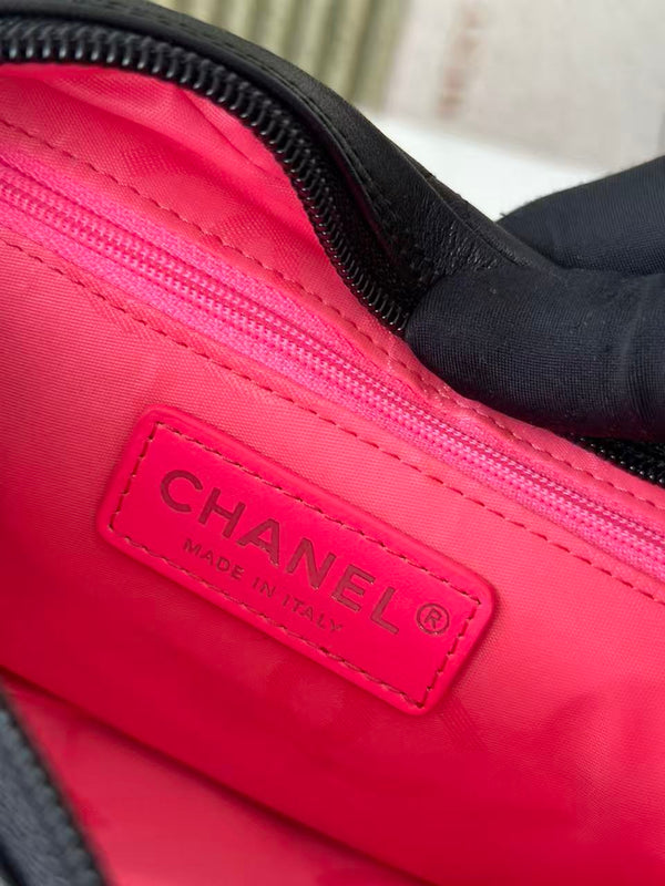 CC Cambon Ligne Pochette en cuir de veau matelassé noir
